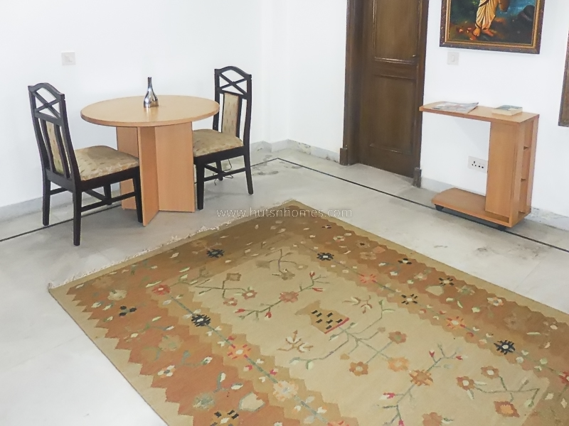 2 BHK Flat For Rent in Nizamuddin East