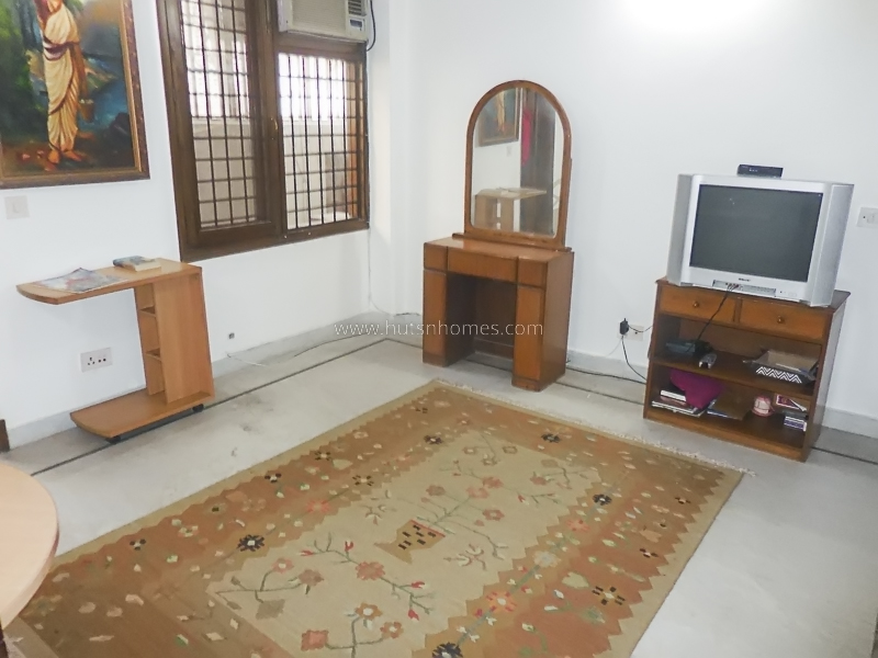 2 BHK Flat For Rent in Nizamuddin East