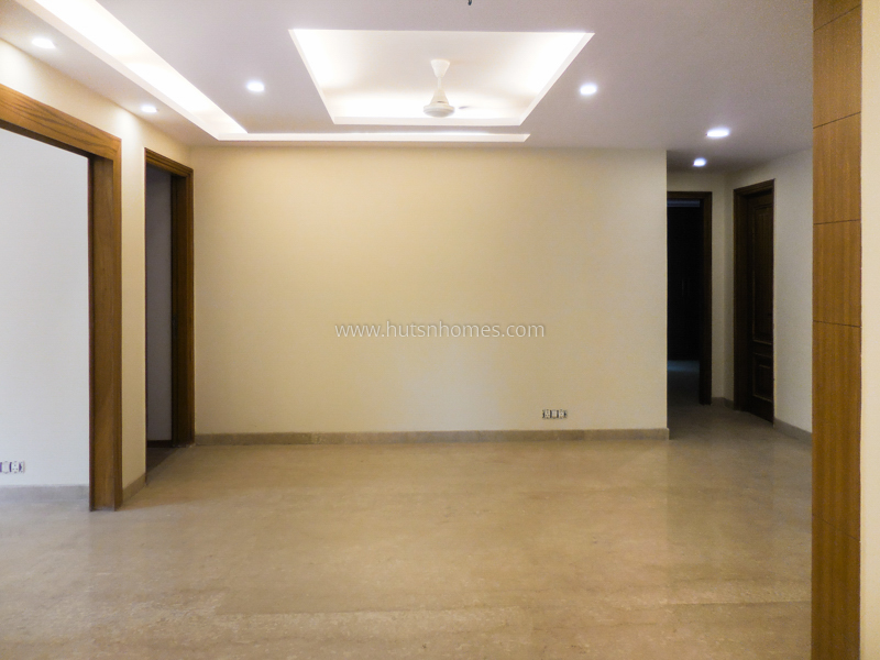 4 BHK Flat For Rent in Nizamuddin West