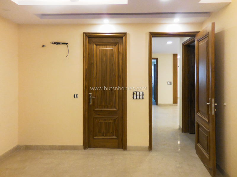 4 BHK Flat For Rent in Nizamuddin West