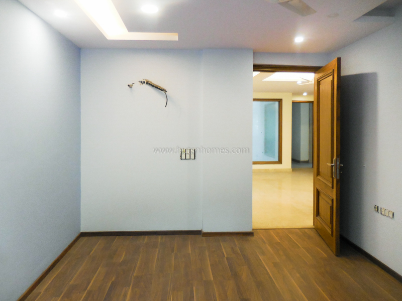 4 BHK Flat For Rent in Nizamuddin West