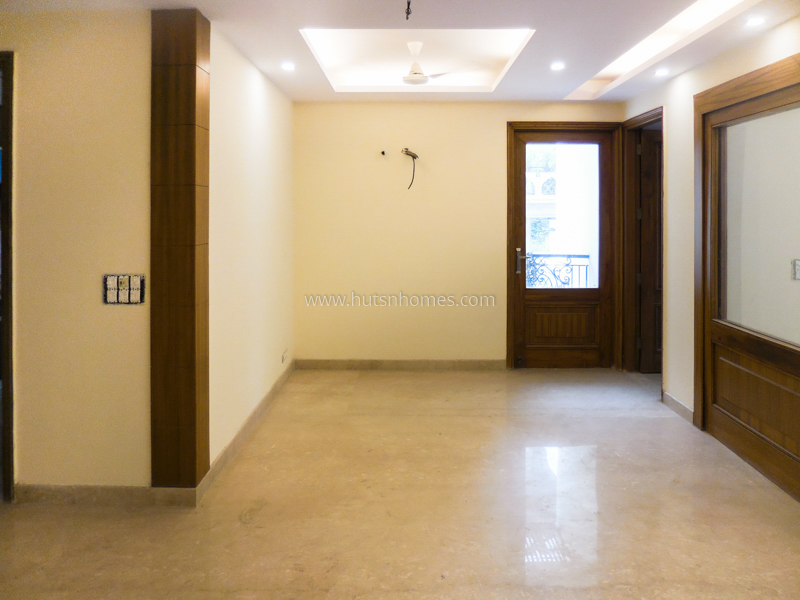 4 BHK Flat For Rent in Nizamuddin West