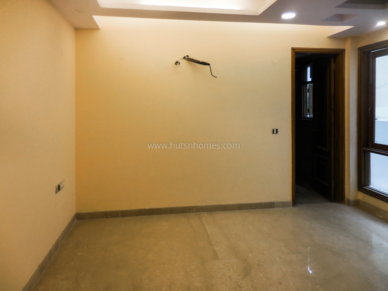 4 BHK Flat For Rent in Nizamuddin West