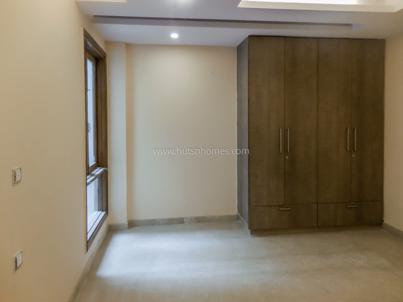 4 BHK Flat For Rent in Nizamuddin West