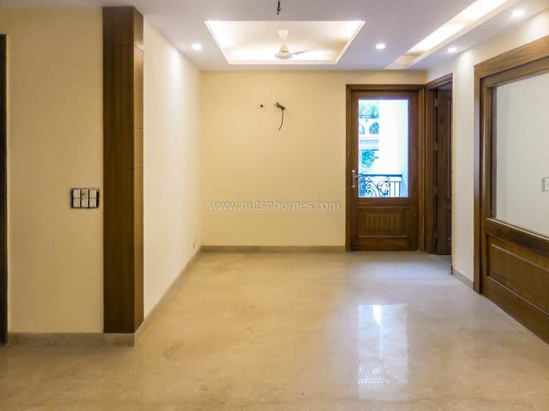 4 BHK Flat For Rent in Nizamuddin West