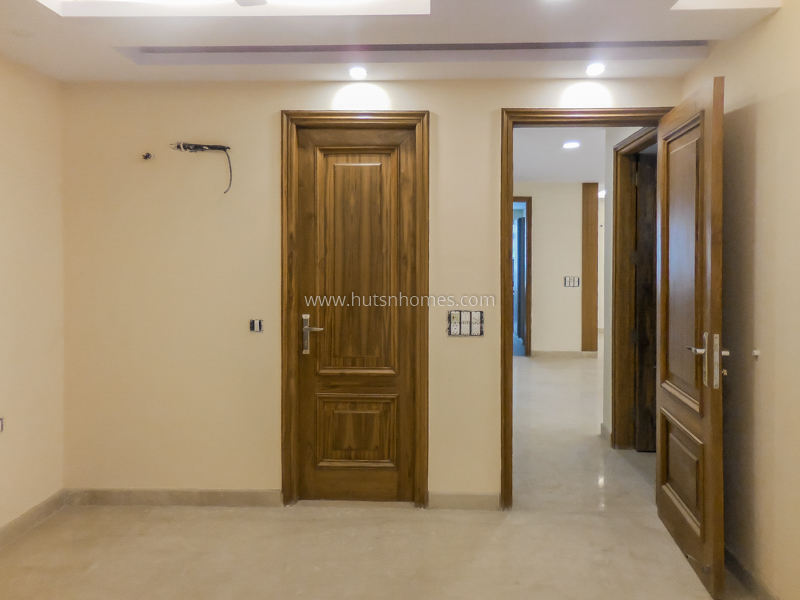 4 BHK Flat For Rent in Nizamuddin West