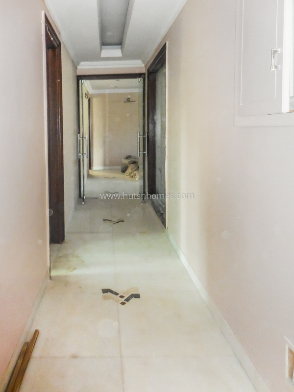 5 BHK Flat For Rent in West End Colony