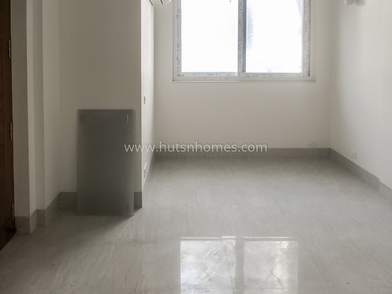 4 BHK Flat For Sale in Chanakyapuri