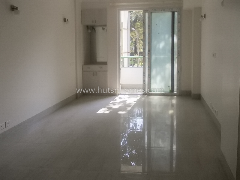 4 BHK Flat For Sale in Chanakyapuri