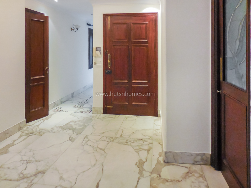 4 BHK Flat For Rent in West End Colony