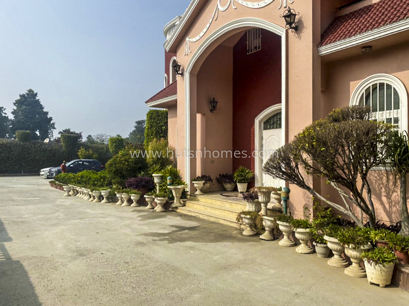 4 BHK Farm House For Rent in DLF Chttarpur