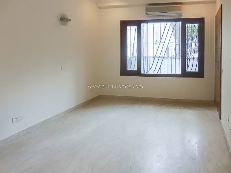 3 BHK Flat For Rent in West End Colony