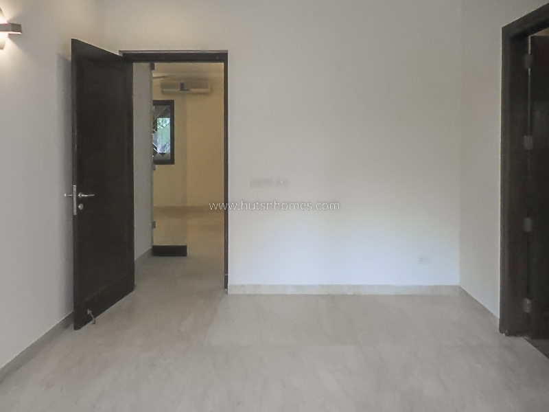 3 BHK Flat For Rent in West End Colony