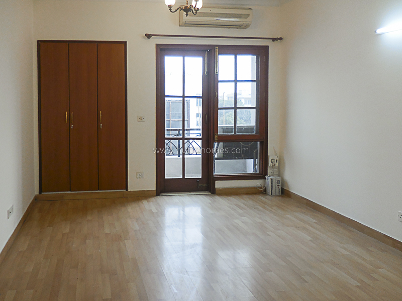 5 BHK Flat For Rent in Vasant Vihar