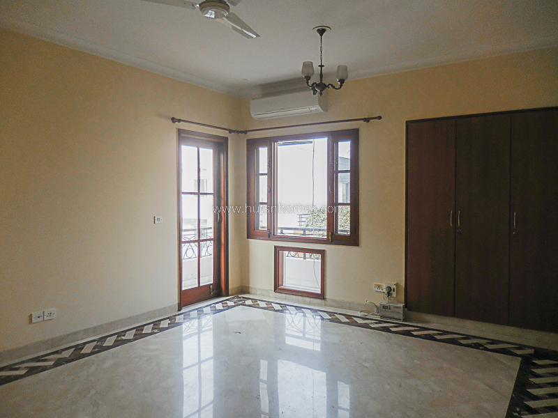 5 BHK Flat For Rent in Vasant Vihar