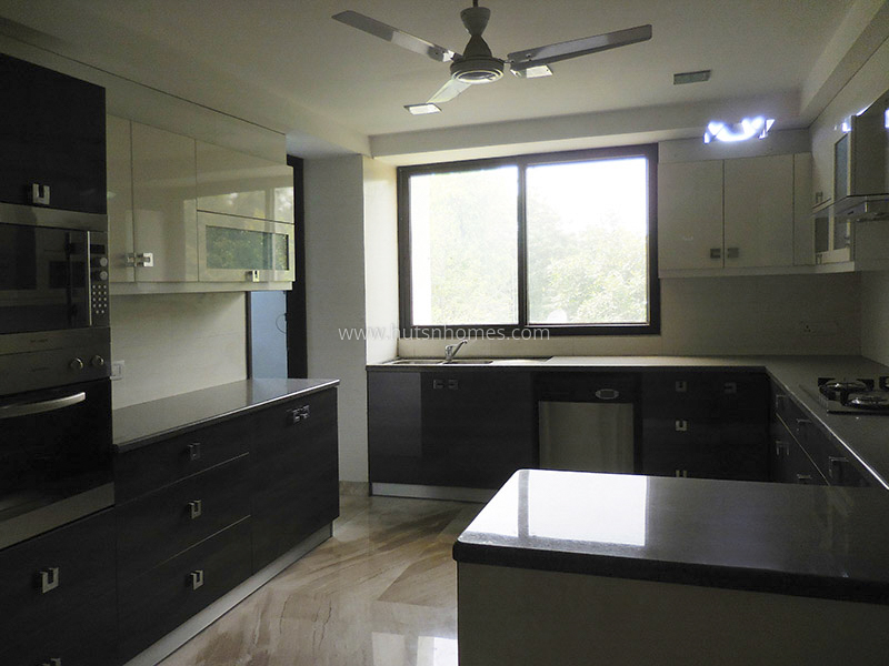 4 BHK Flat For Sale in Vasant Vihar