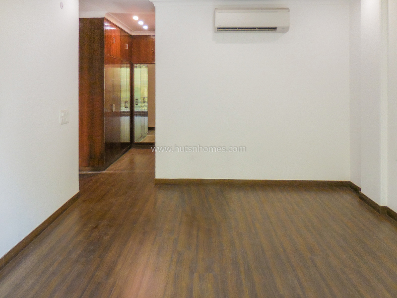 3 BHK Flat For Rent in Chanakyapuri