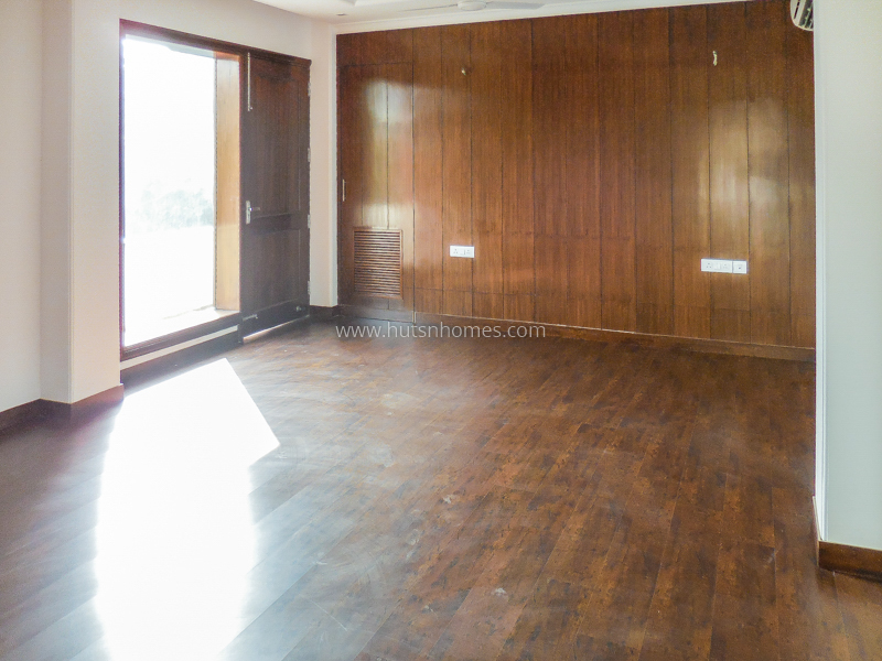 3 BHK Flat For Rent in Chanakyapuri