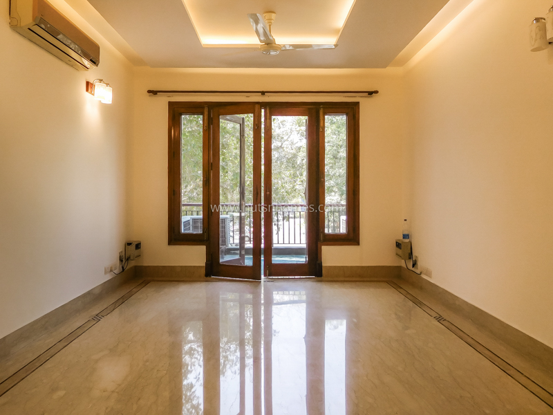 4 BHK Flat For Rent in Vasant Vihar