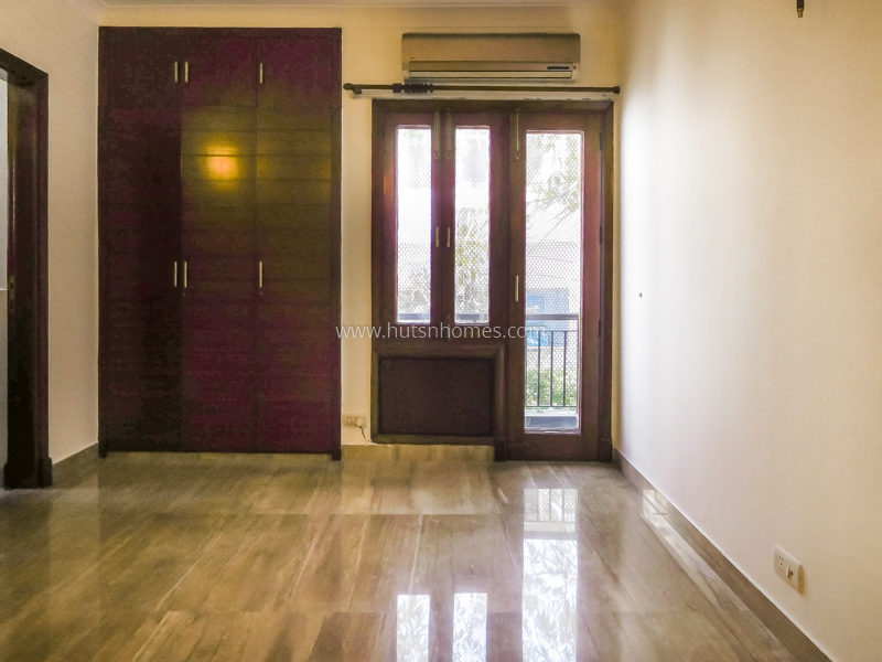 4 BHK Flat For Rent in Vasant Vihar