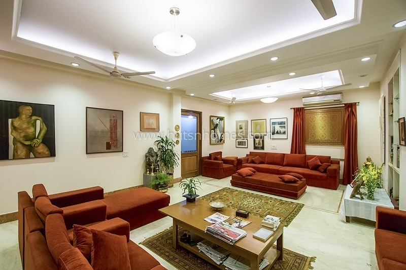 4 BHK Flat For Sale in Hauz Khas Enclave