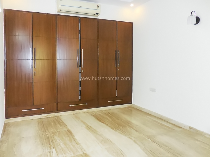 3 BHK Flat For Sale in Defence Colony