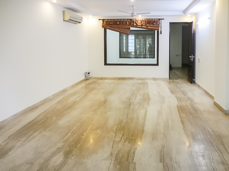 3 BHK Flat For Sale in Defence Colony