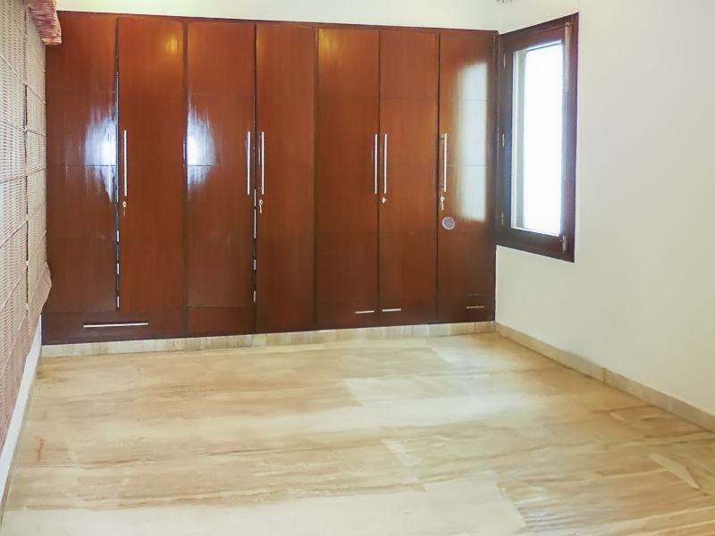 3 BHK Flat For Sale in Defence Colony