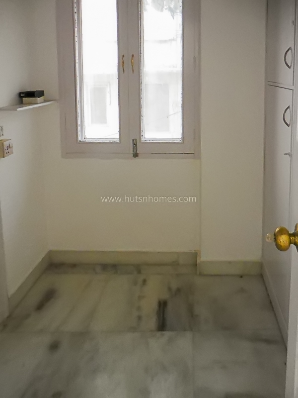 3 BHK Flat For Rent in Defence Colony