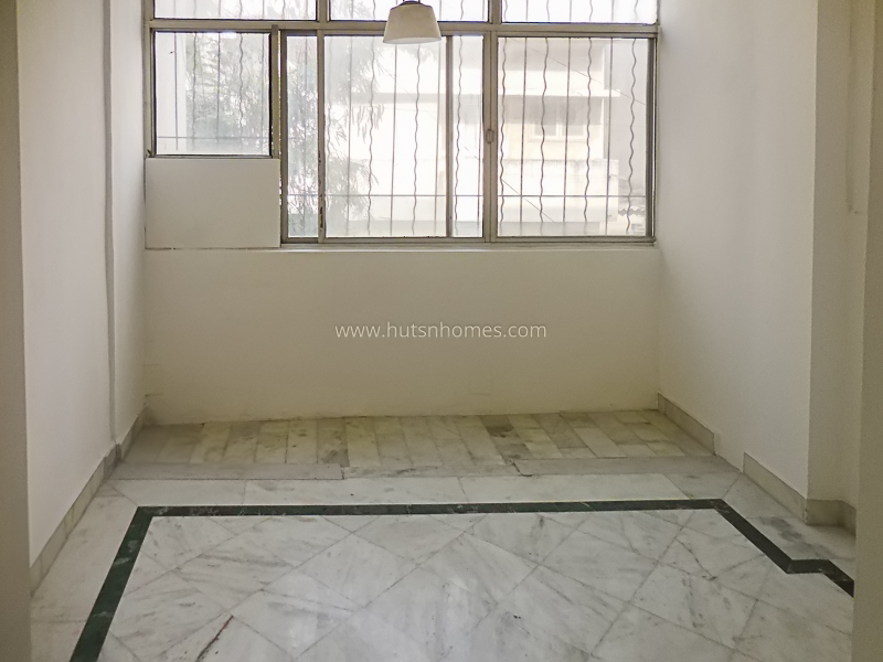 3 BHK Flat For Rent in Defence Colony