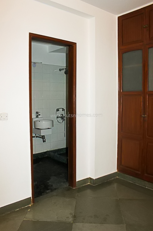 3 BHK Flat For Sale in Vasant Vihar