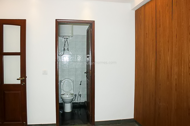 3 BHK Flat For Sale in Vasant Vihar