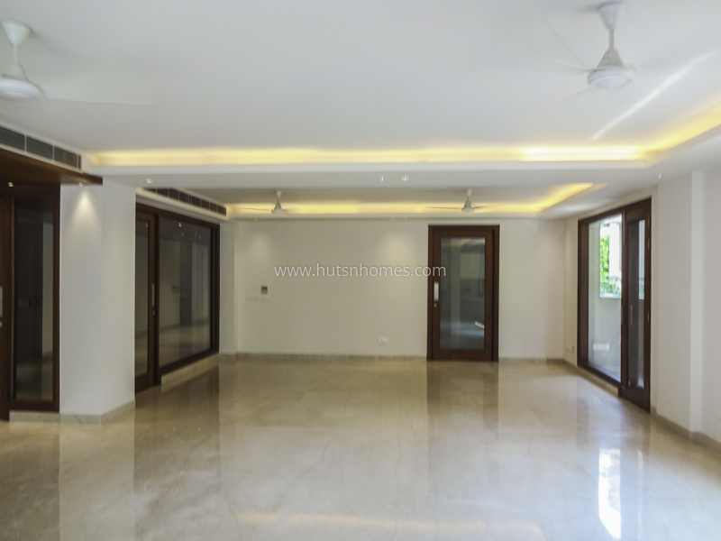 5 BHK Duplex For Sale in Maharani Bagh