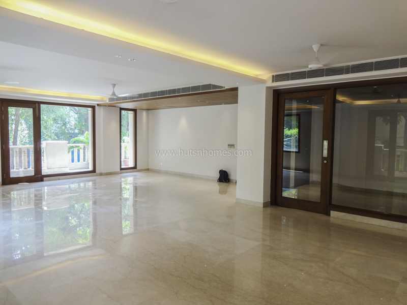 5 BHK Duplex For Sale in Maharani Bagh