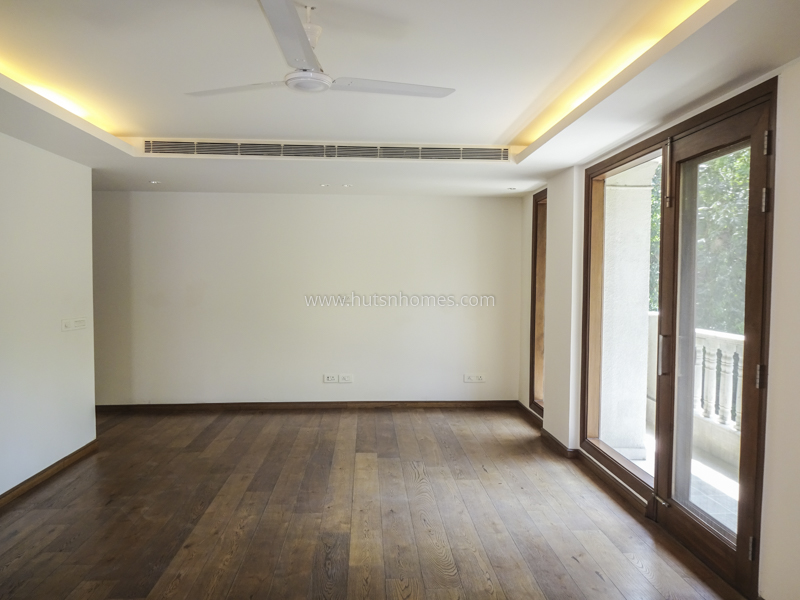 5 BHK Duplex For Sale in Maharani Bagh