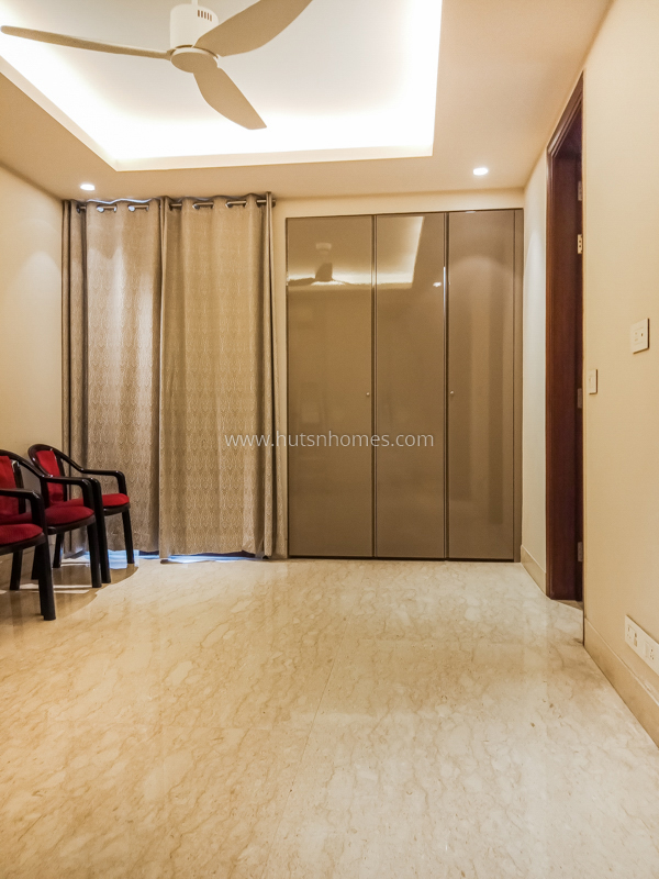 4 BHK Flat For Rent in West End Colony