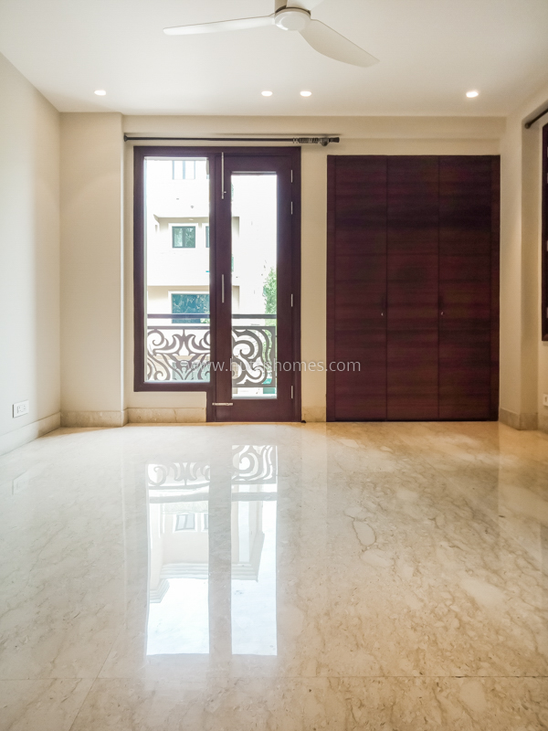 4 BHK Flat For Rent in West End Colony